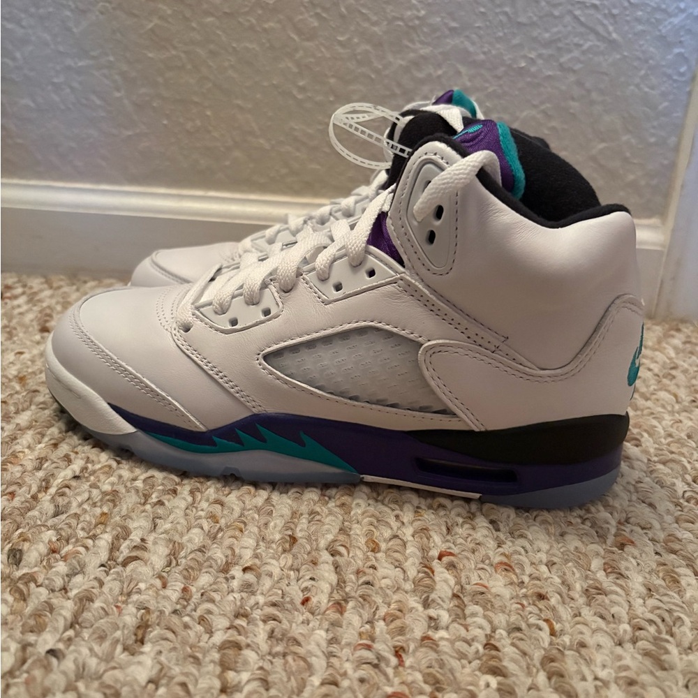 Jordan 5 Grape GS ‼️STEAL‼️Size 5Y